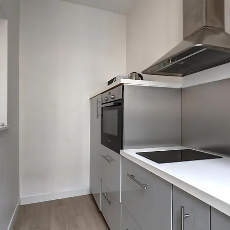 338 Montmartre - Superb In Appartement Parijs